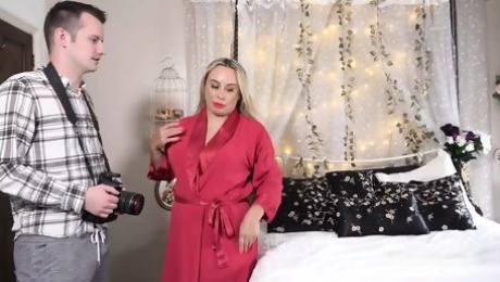 Big Tit MILF Eva May Seduces Her Photographer
