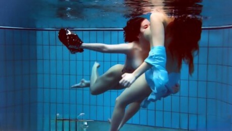 Hottest Underwater Girls Stripping Dashka And Vesta